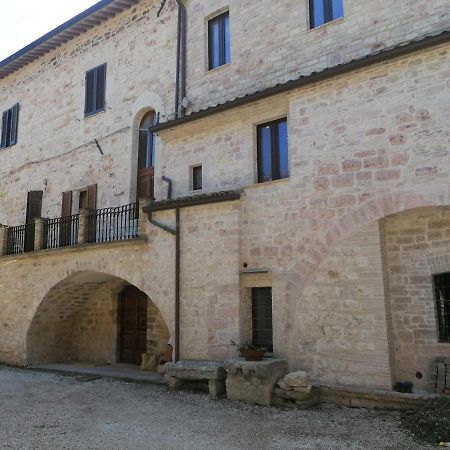 Assisi Hus Stanza Tripla In Appartamento Exterior photo