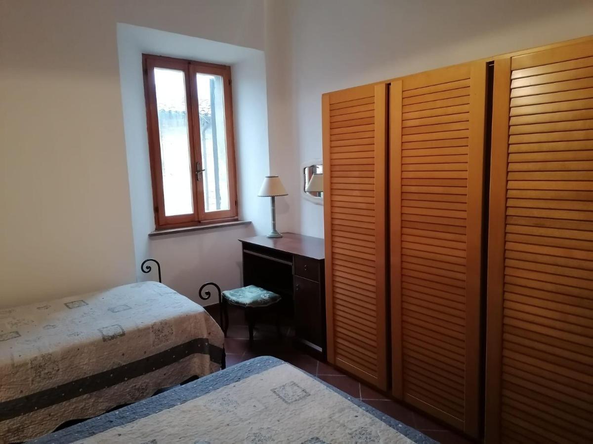 Assisi Hus Stanza Tripla In Appartamento Exterior photo