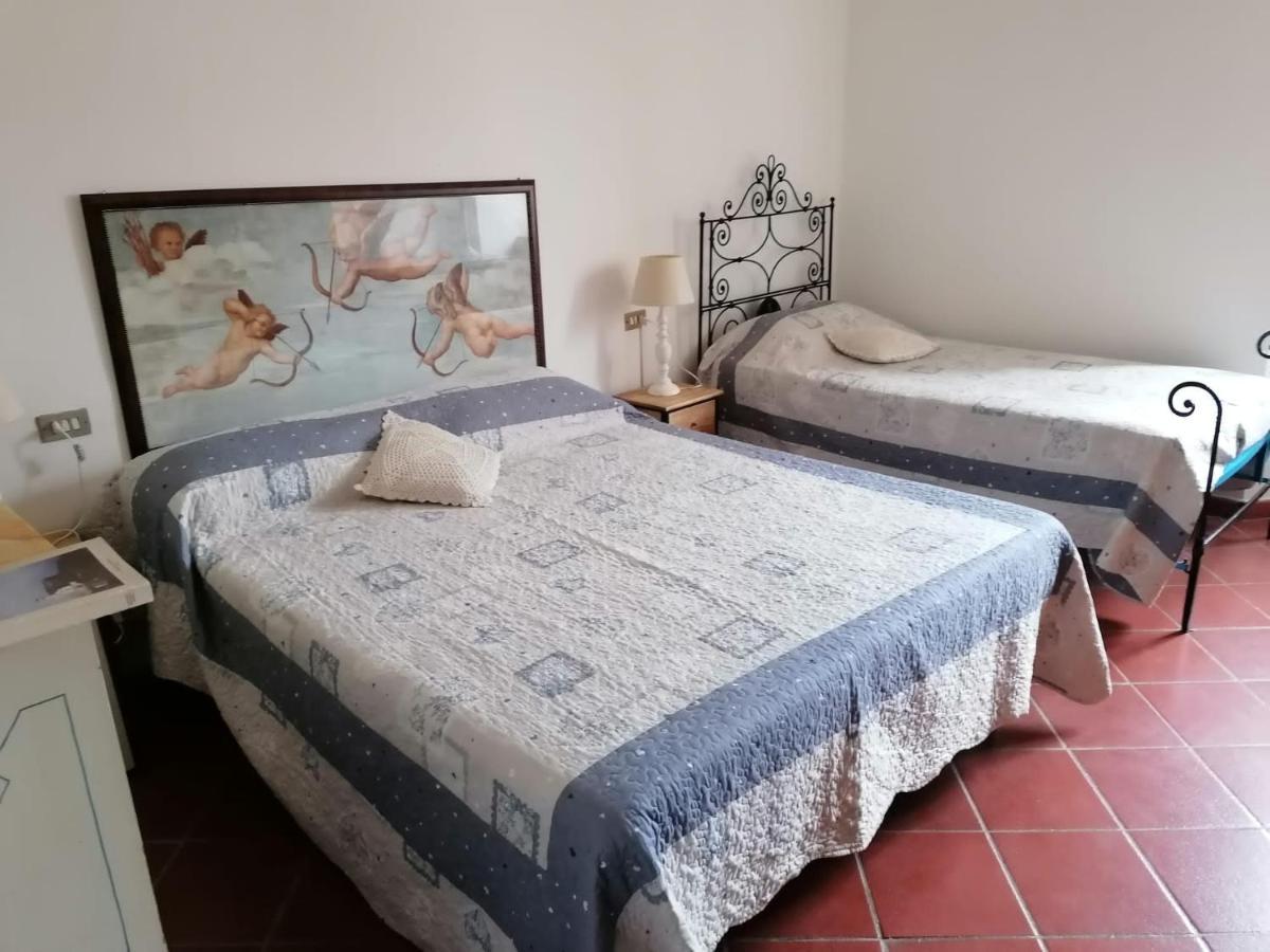 Assisi Hus Stanza Tripla In Appartamento Exterior photo