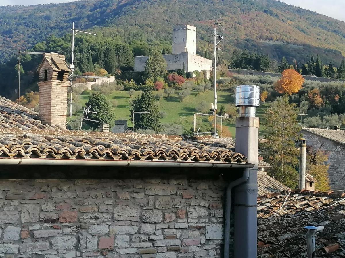 Assisi Hus Stanza Tripla In Appartamento Exterior photo