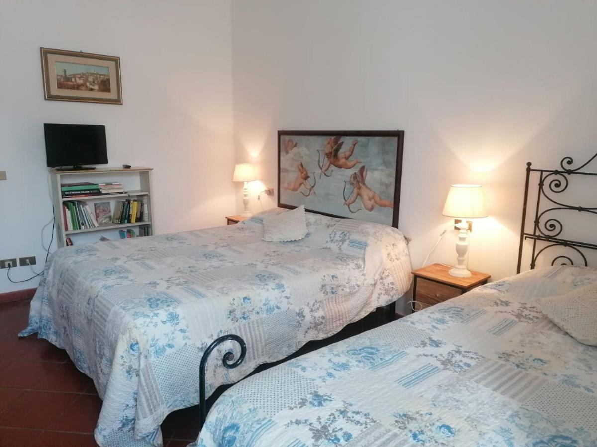 Assisi Hus Stanza Tripla In Appartamento Exterior photo