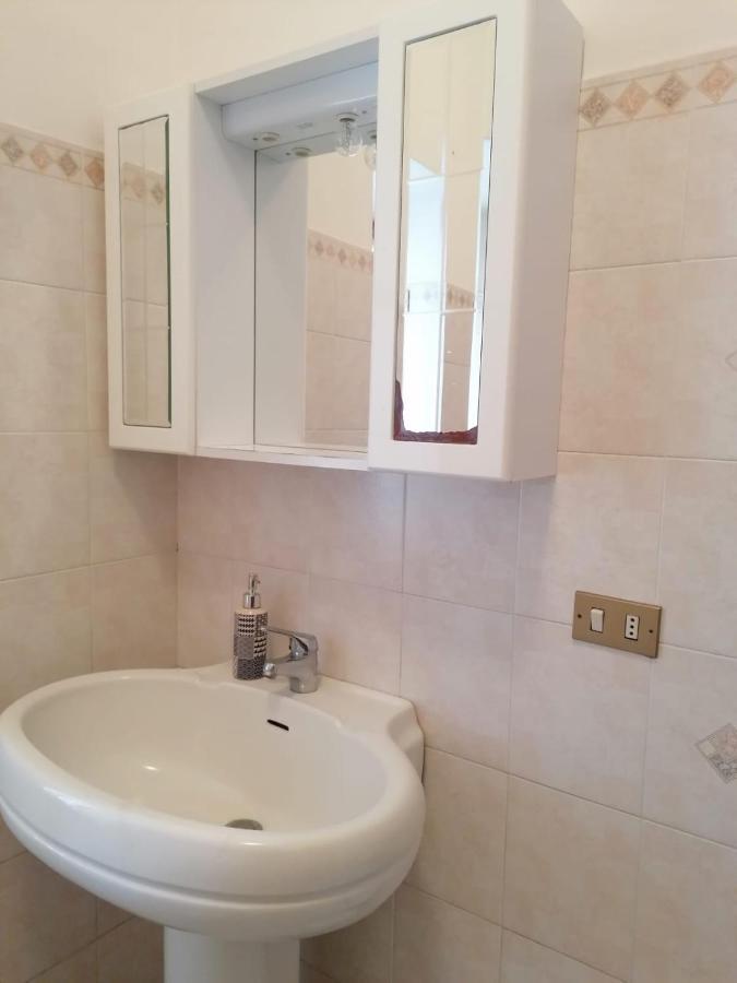 Assisi Hus Stanza Tripla In Appartamento Exterior photo